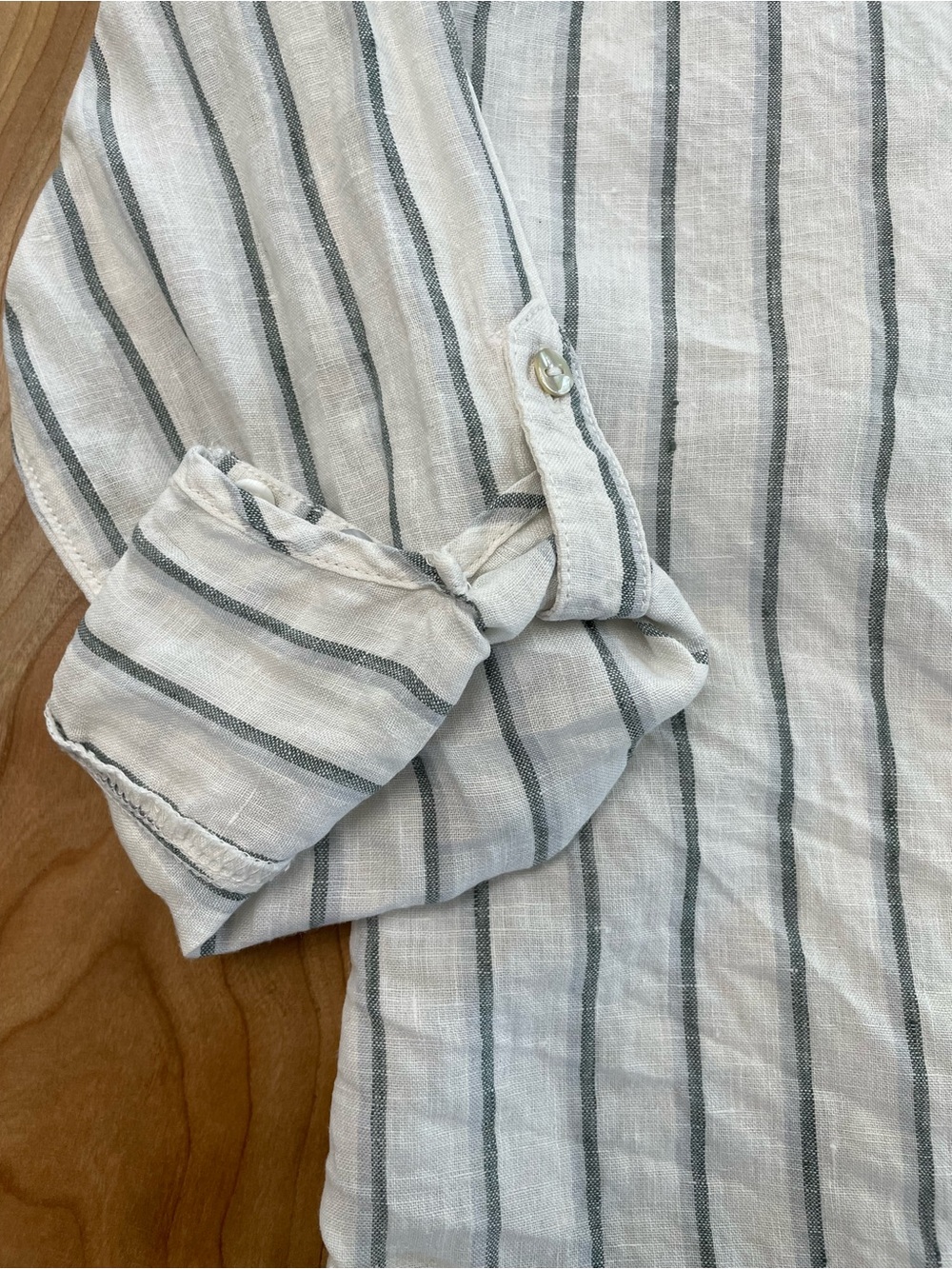 Sigrid Olsen 100% Linen Medium Button Down Shirt Roll Tab Sleeves Button Accent - Picture 3 of 8